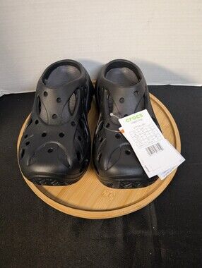 New With Tags Crocs Caged Clogs Black  Adult Women's Size 6 shoes   sandals